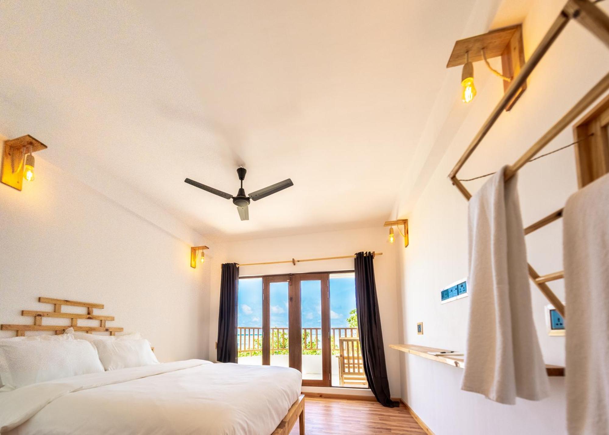 Manta Sea View Himandhoo Hotel Eksteriør billede